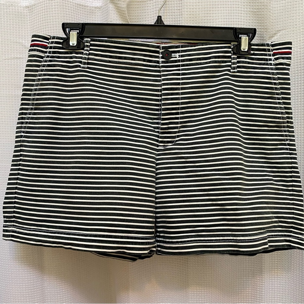 Ladies TOMMY HILFIGER 5” Stretch Shorts Slimming Pockets Striped Size 16